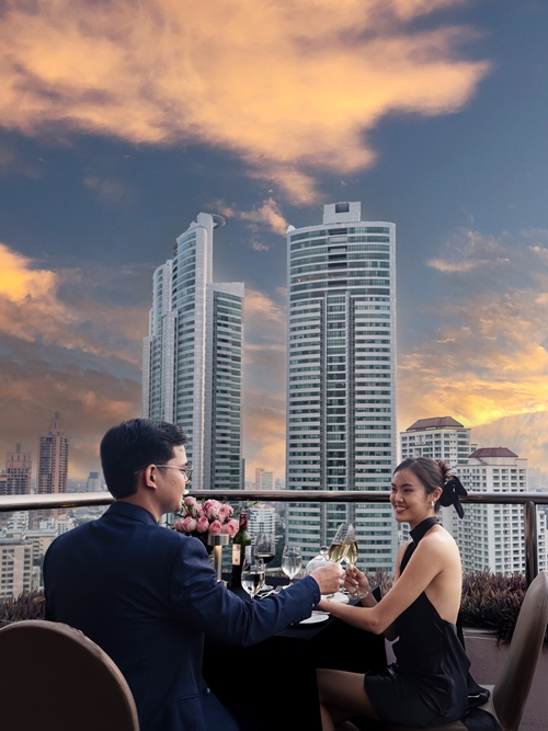 Romantic Valentine Bangkok คือหนึ่งในประสบการณ์วาเลนไทน์ที่โรแมนติกและเอ็กซ์คลูซีฟที่สุดในกรุงเทพฯ เหมาะสำหรับคู่รักที่กำลังมองหา ดินเนอร์วาเลนไทน์สุดโรแมนติ
