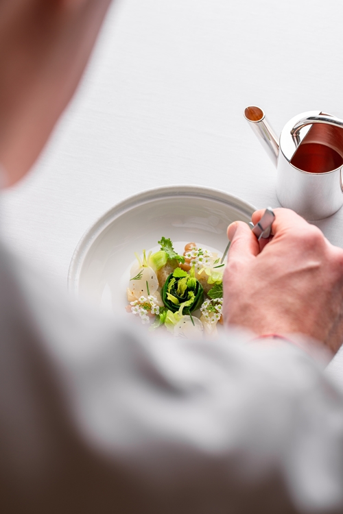 มื้อค่ำสุดพิเศษระดับสองดาวมิชลิน ณ Alex Dilling at Lord Jim’s โดย Alex Dilling และ Gilad Peled