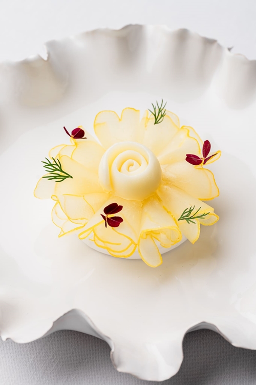 มื้อค่ำสุดพิเศษระดับสองดาวมิชลิน ณ Alex Dilling at Lord Jim’s โดย Alex Dilling และ Gilad Peled