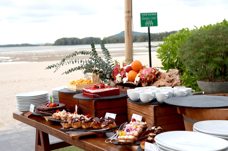 เติมเต็มกุมภาพันธ์ของคุณให้เป็นช่วงเวลาอันแสนพิเศษ กับการเฉลิมฉลองคืนวันวาเลนไทน์และเทศกาลตรุษจีน ที่ภูเก็ต แมริออท รีสอร์ท แอนด์ สปา, ในยาง บีช