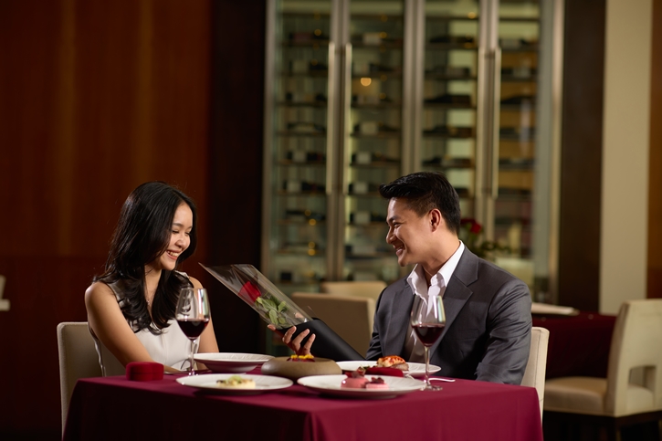 ฉลองเดือนแห่งความรักอย่างเหนือระดับ ณ โรงแรมเดอะ เซนต์ รีจิส กรุงเทพฯ