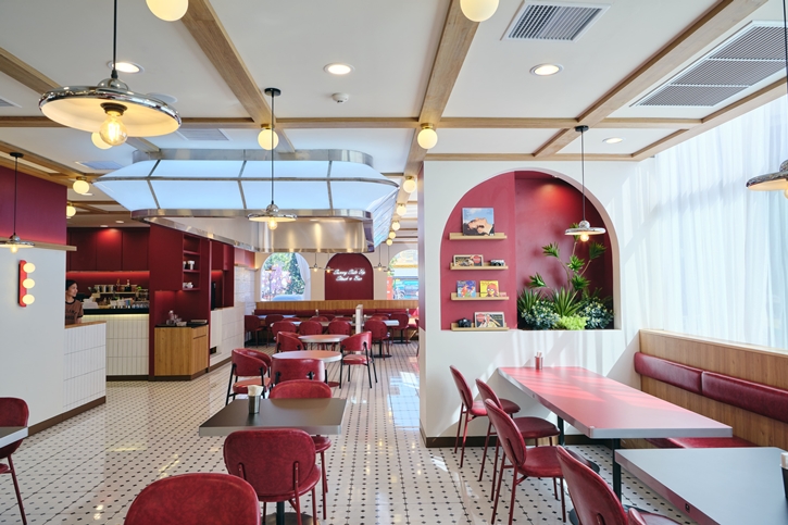 SUNNY SIDE UP Steak & Bar ร้าน all day diner ที่มีสลัดบาร์เติมไม่อั้น ใกล้สนามบินสุวรรณภูมิ