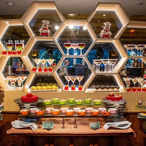 โรงแรม ดิ เอมเมอรัลด์ เชิญชวนทุกคู่รักมาสัมผัสบรรยากาศหวานซึ้งรับคืนวันวาเลนไทน์  14 กุมภาพันธ์ 2569