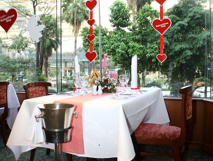 โรงแรม ดิ เอมเมอรัลด์ เชิญชวนทุกคู่รักมาสัมผัสบรรยากาศหวานซึ้งรับคืนวันวาเลนไทน์  14 กุมภาพันธ์ 2569