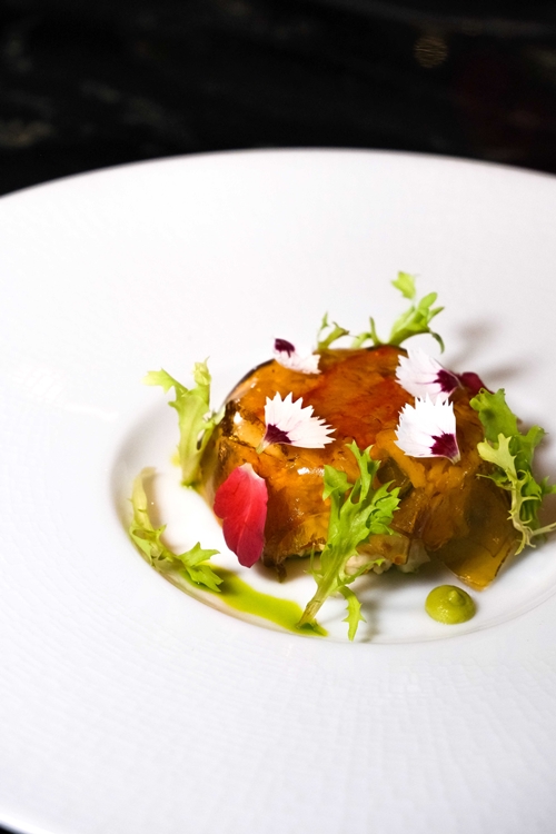  เฉลิมฉลองความรักด้วยดินเนอร์ห้าคอร์สสุดโรแมนติกในวันวาเลนไทน์  ที่ ห้องอาหารอาคีรา แบค เรสเตอรองท์ แอนด์ บาร์ 