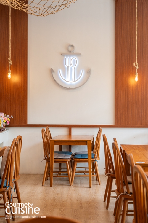 ถ้าพูดถึงอาหารทะเลในกรุงเทพฯ หลายคนอาจนึกถึงมื้อพิเศษ แต่ MAHASAMUT (มาหาสมุทร) คือร้านที่อยากเปลี่ยนภาพจำเหล่านั้นให้กลายเป็นเมนูซีฟู้ดที่กินได้บ่อยแบบไม่ต้องรอโอกาสพิเศษ