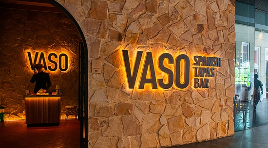 Vaso Spanish Tapas Bar โลกอาหารสเปนไวบ์คนคูลเขาไปกัน ที่ Velaa Sindhorn Village